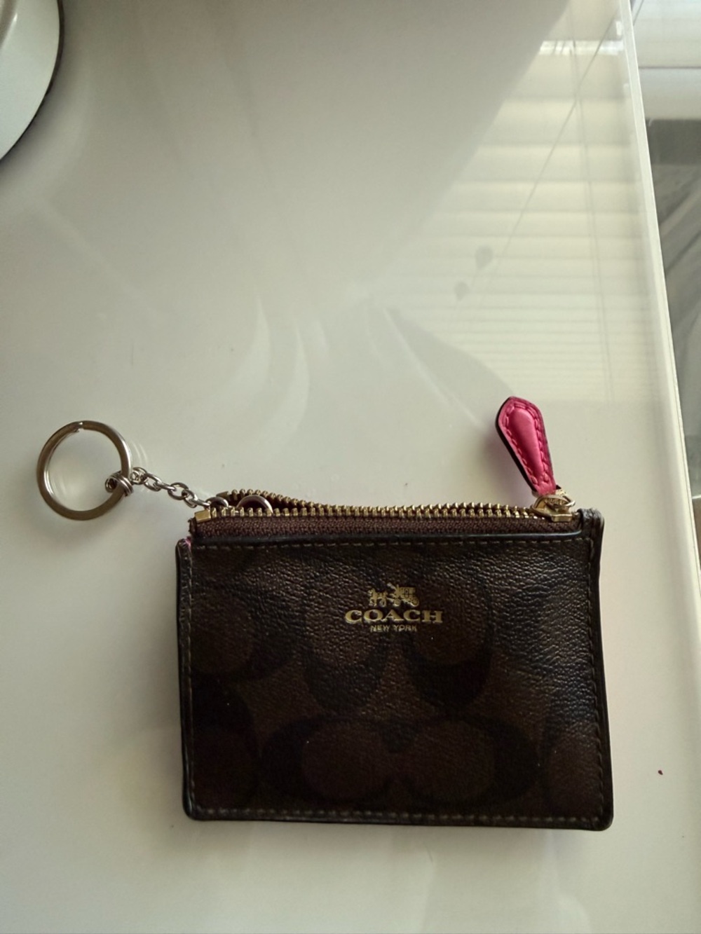 COACH Brown Signature Zip Card  wrist wallet Case with Pink Pull